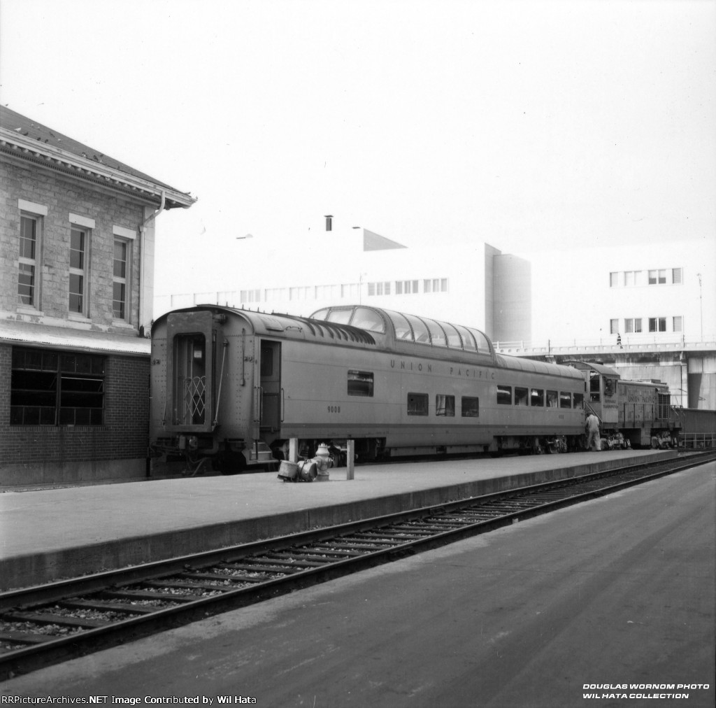 UP Dome Lounge-Obs. 9008